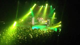 DevilDriver Clouds over California live Paris 2013
