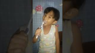 I Know How The Proper Way Of Beushing My Teeth .