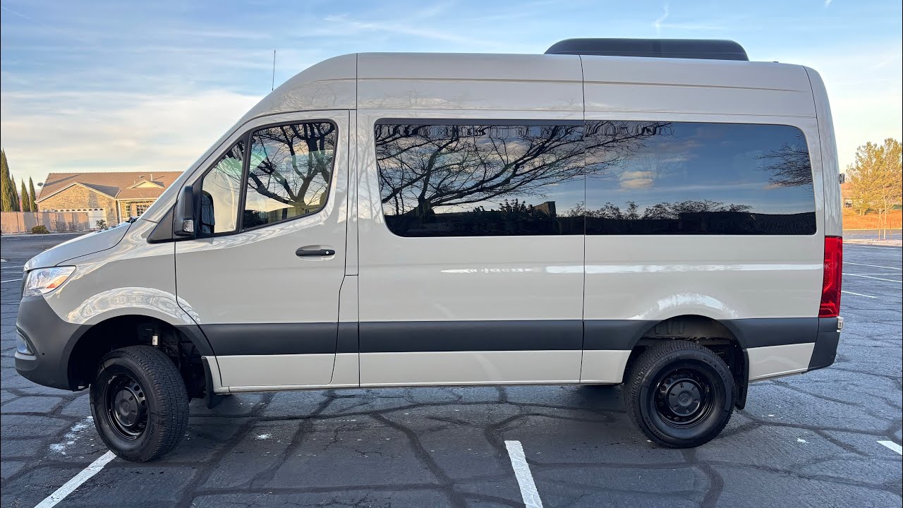 Купите этот Mercedes Sprinter 144 AWD 2023 года выпуска.