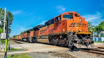 BNSF 8407 leads NS 880 in Chesterton, IN! (6/9/22)