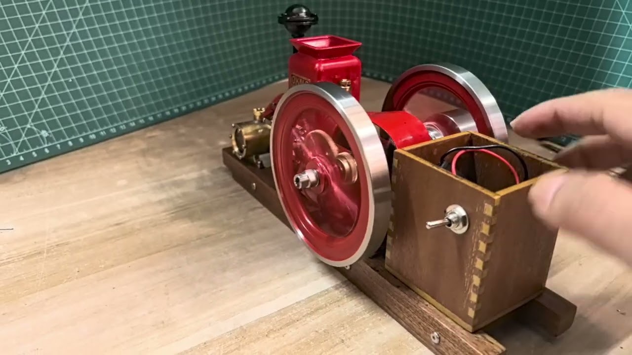 OKMO B02 Hit&Miss Gas Engine