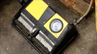 Pressing crankpins into locomotive flycranks