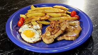 Přírodní Kotleta S Vajíčkem A Cibulkou