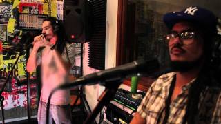 VIA RUSTICA- Nunca Para @ El Paradero