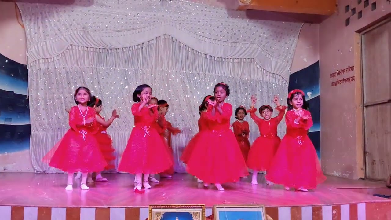 अंगणवाडीच्या विद्यार्थिनी.. मस्तच