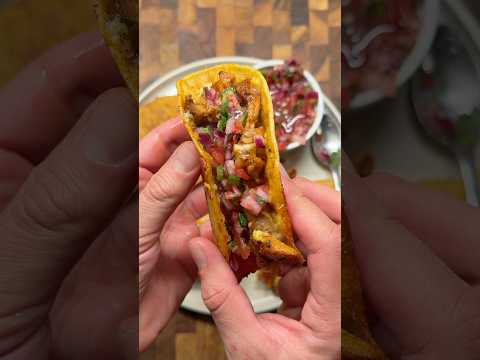 Video thumbnail: EASY 301minute Crunchy Chicken Tacos 😍