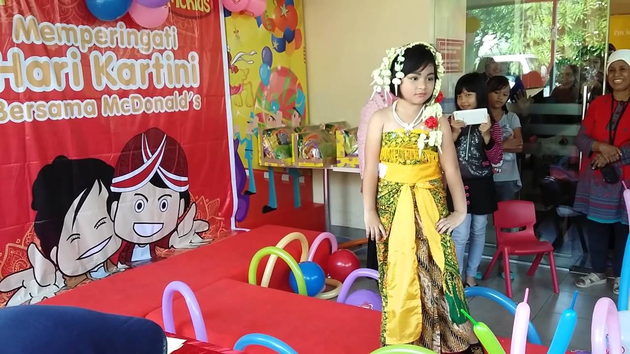 Lomba fashion  show kartinian anak  TK  di Mc Donald Harapan 