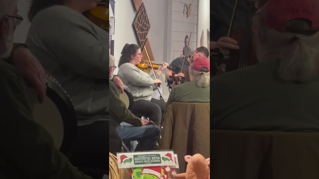 Erin Davis on the fiddle