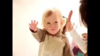 Video thumbnail of "Waving | English Songs for Babies and Kids | Helen Doron English"