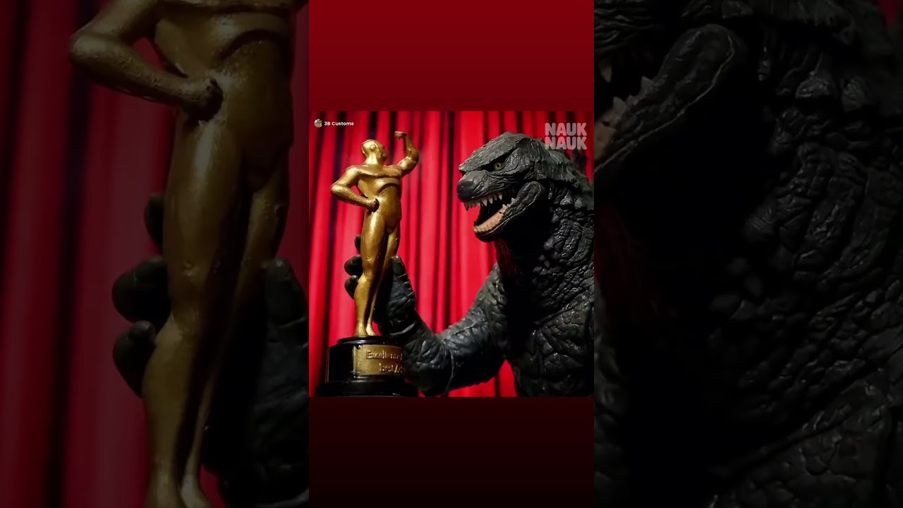 Godzilla accepts his Oscar /Nauk Nauk 