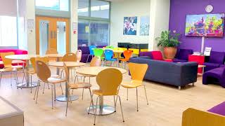 Wimbledon School of English - Relax in our student common room for 22 minutes