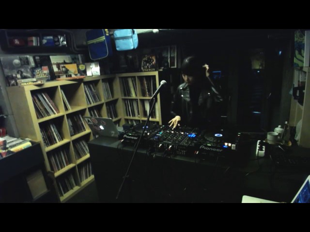 UKMJPN - DJ YonYon (Tokyo, Japan) LIVE at Asfalt Shop class=