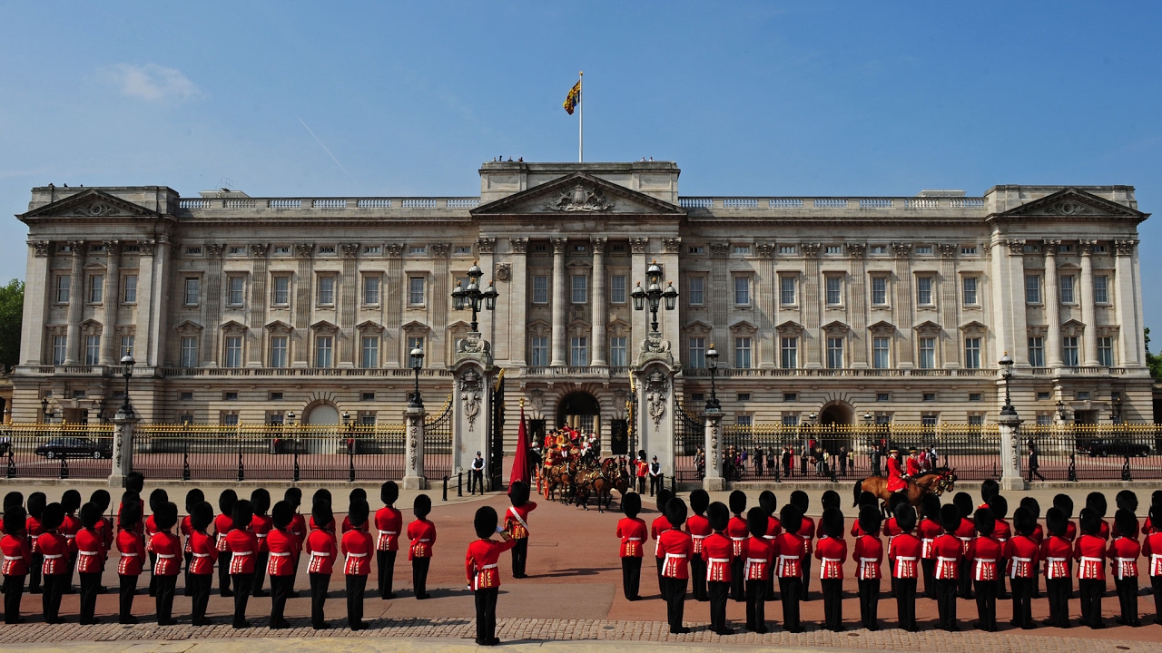 buckingham palace tour youtube