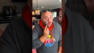Try this trick at the dinner table 😱😂