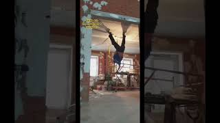 Шпаклевка потолков ногами. Самый сложный способ нанесения.