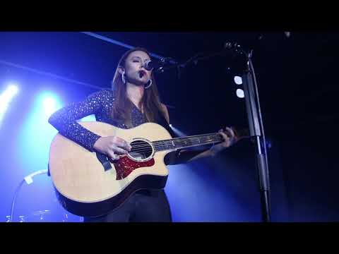 Una Healy ~ Wild Grasses ~ Live.