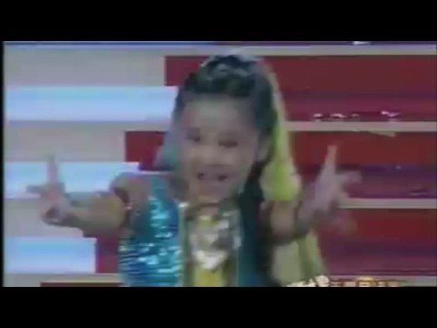Indian dance by a little chinese girl