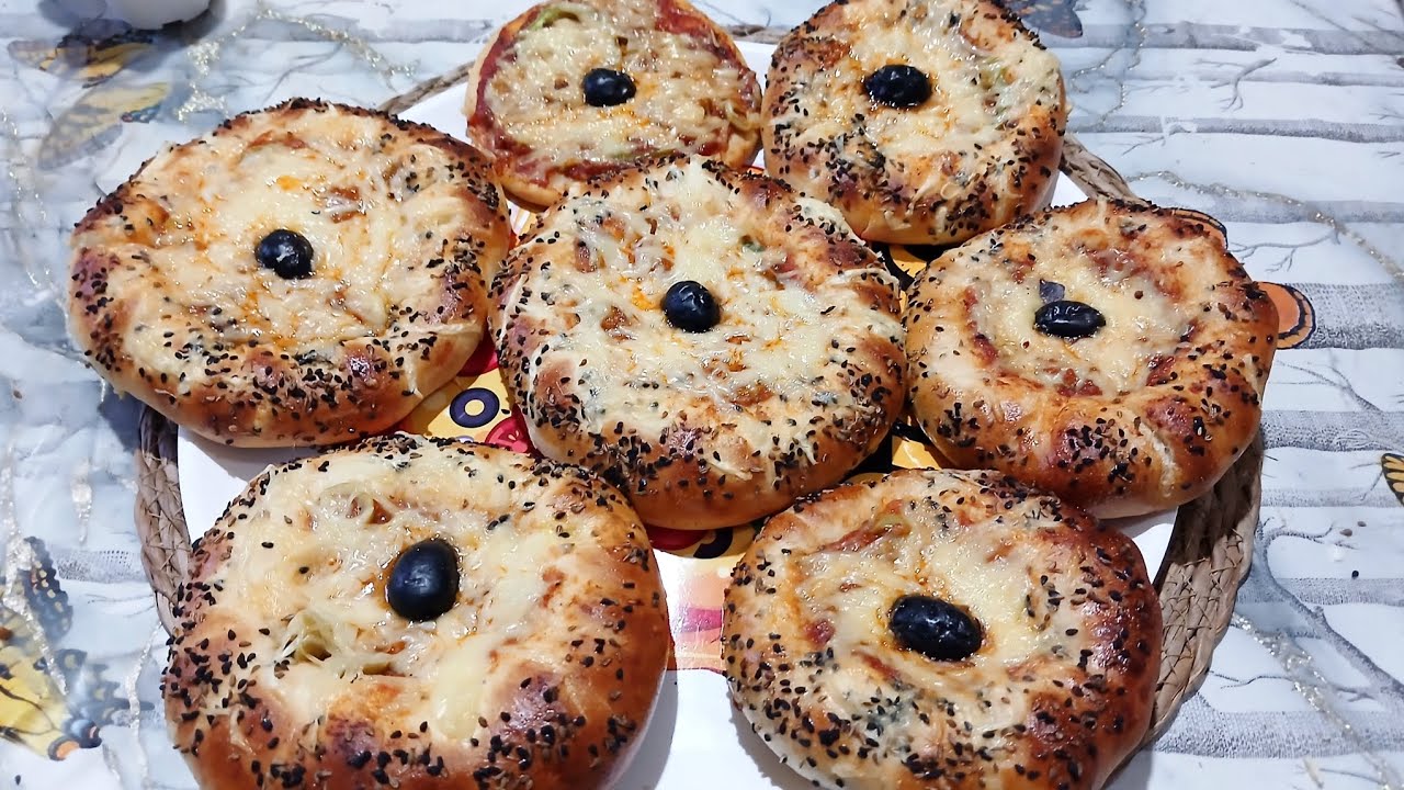 ميني بيتزا بعجينة خفيفة كيما لقطن معا أروع صلصة طماطم 😋 بطريقة سهلة وإقتصادية والبنة قوة 💪