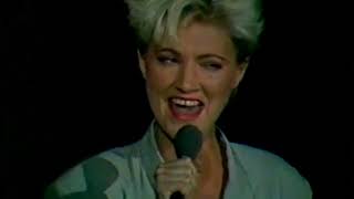 Ännu doftar Kärlek (vivo a capela en el Homenaje a Cornelis de 1988) - Subtitulos sueco/español