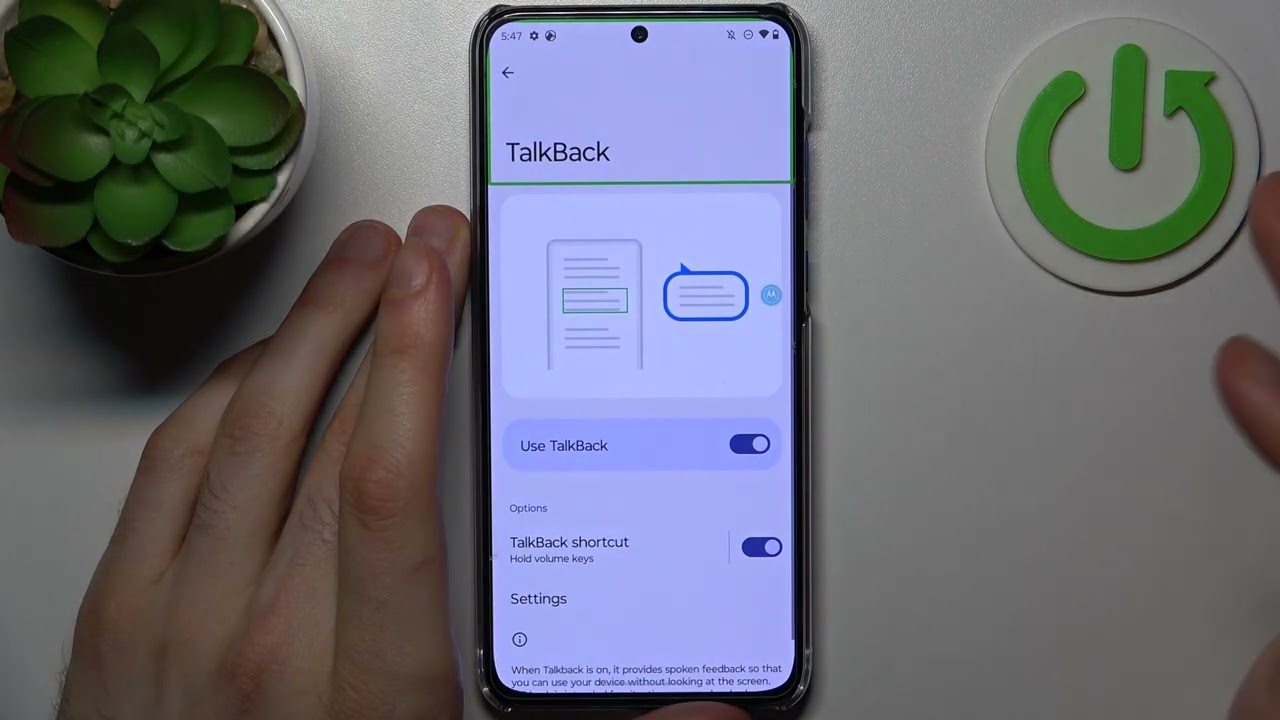 How to Turn On and Configure the Talkback Function on the MOTOROLA Edge 30 Neo