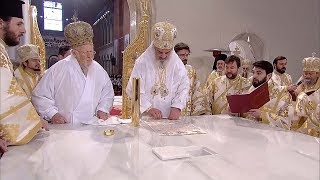 Asezarea moastelor Sfântului Constantin Brâncoveanu în Sfânta Masă din Altarul Catedralei Naționale