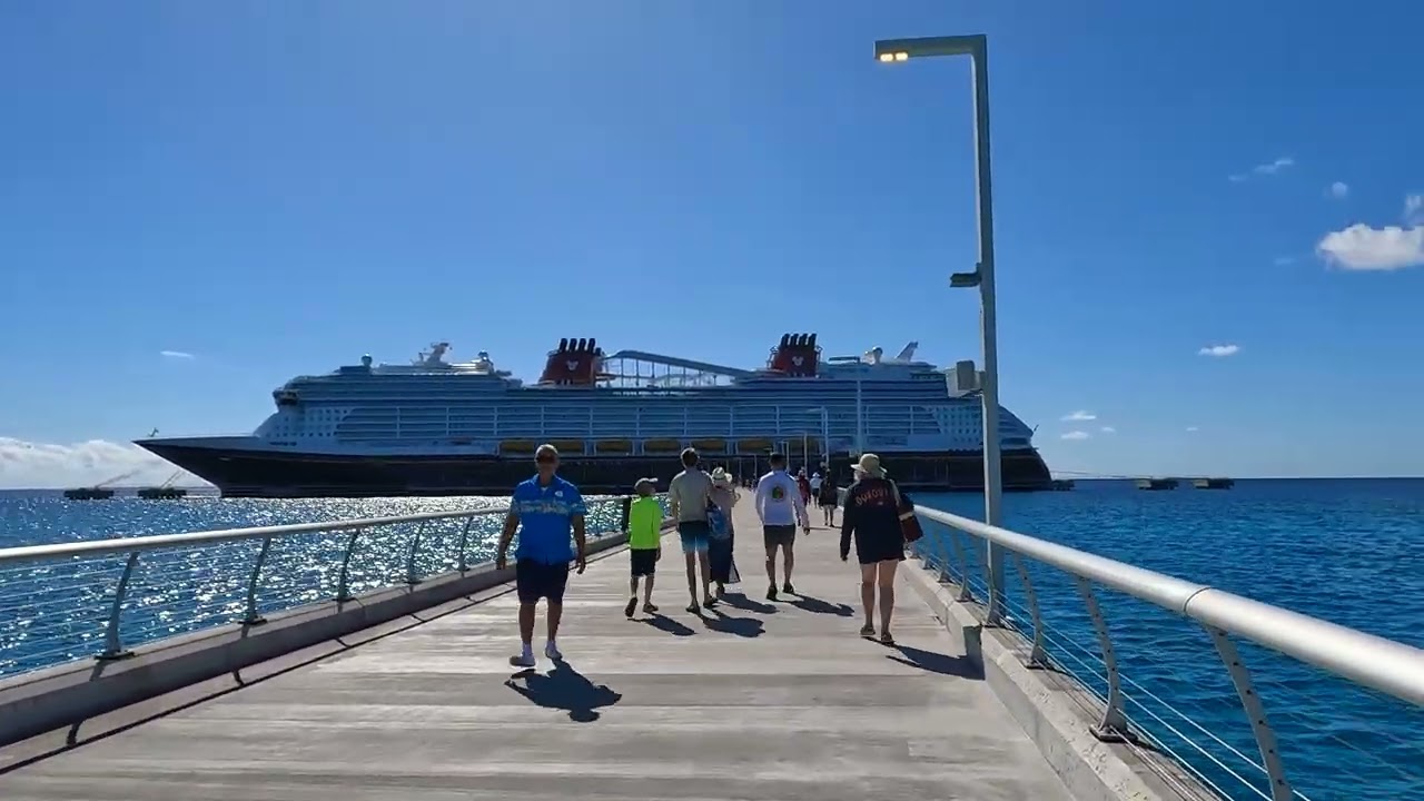 The Walk back to the Ship at Lookout Cay
