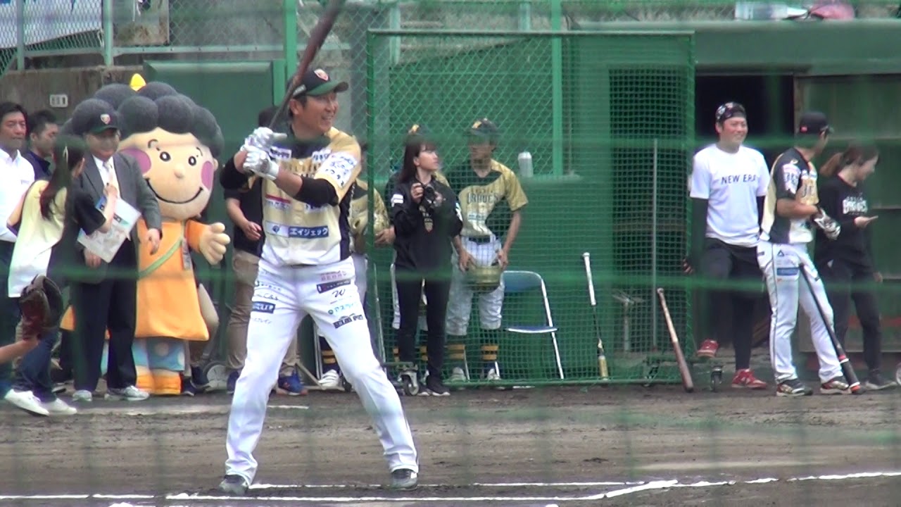 栃木ゴールデンブレーブス寺内崇幸vs飯原誉士 ホームランダービー つば九郎 傘