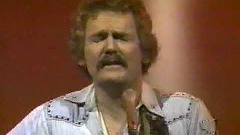 Thumbnail of GORDON LIGHTFOOT(VIDEO CLIP)-"THE WRECK OF THE EDMUND FITZGERALD"(LYRICS)