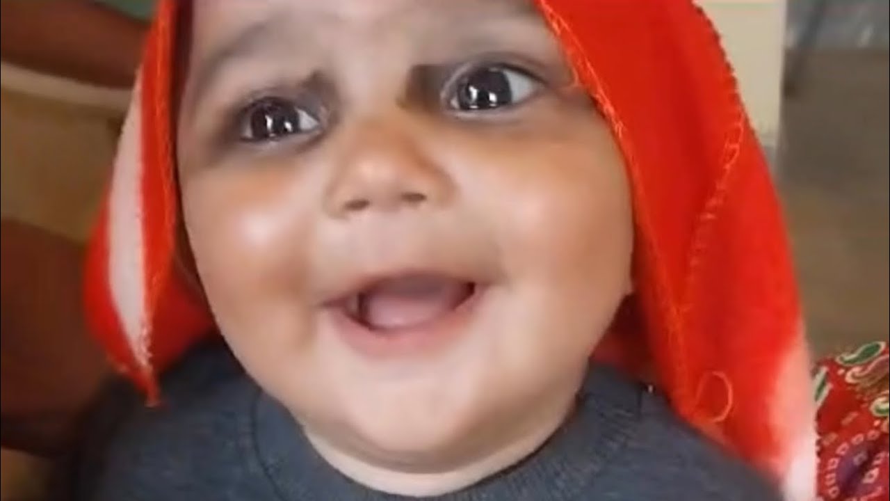 When does social smile comes ? - YouTube