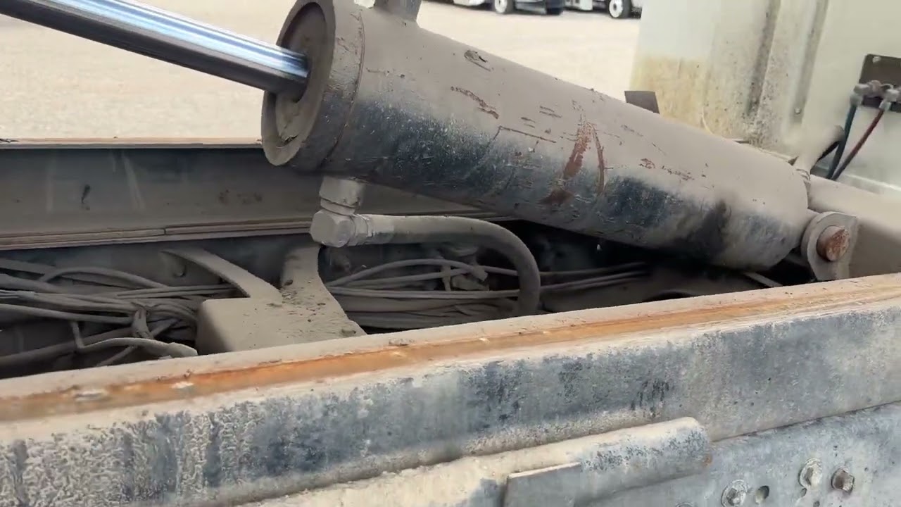 2000 International 4700 non CDL Dump Truck - FOR SALE