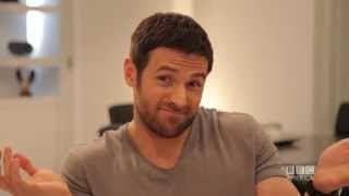 Famous [LEGENDADO] DYLAN BRUCE on Ghost Hunting and Truth or Dare - ASK OB Wealth