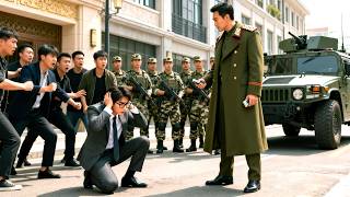 軟弱小夥當街被人肆意欺辱，誰料他是深藏不露的頂級大佬，首長一通電話，所有武裝部隊直接空降全城震懾！🚀#男頻#窮小子逆襲#爽文#爽爆短劇