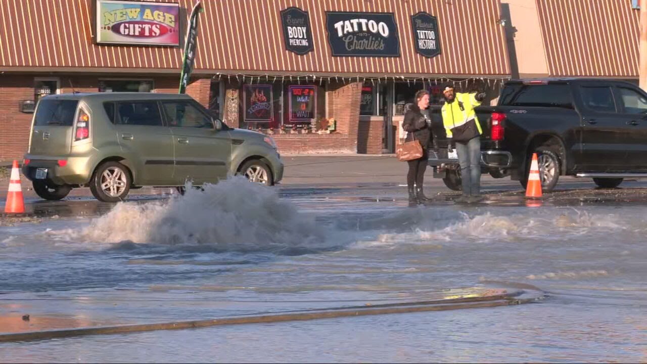 Water main break in Okolona causes traffic problems early Wednesday