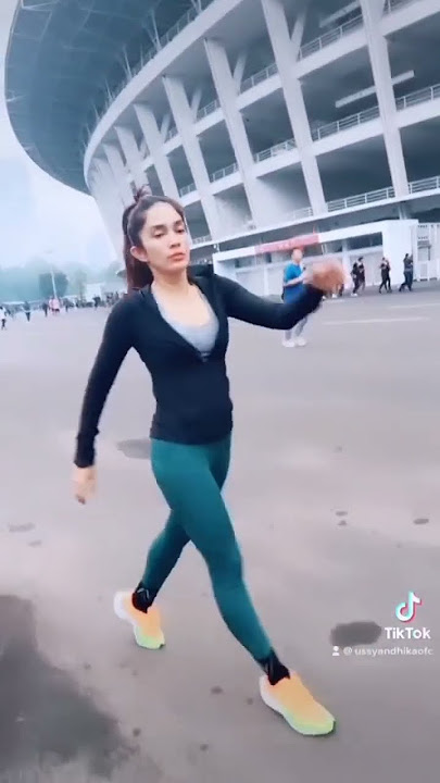 waw Ussy Andhika Pratama cantiknya lagi senam