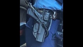 日本の制服警官がグロックを持っていた件について - YouTube