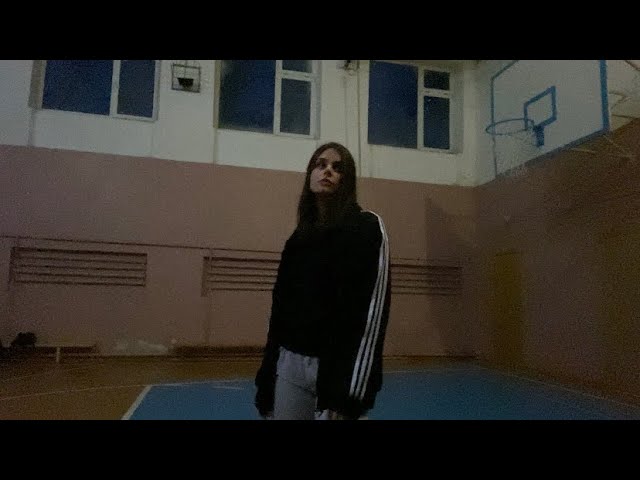 Смотреть видео на песню «{artistName} — {trackName}»