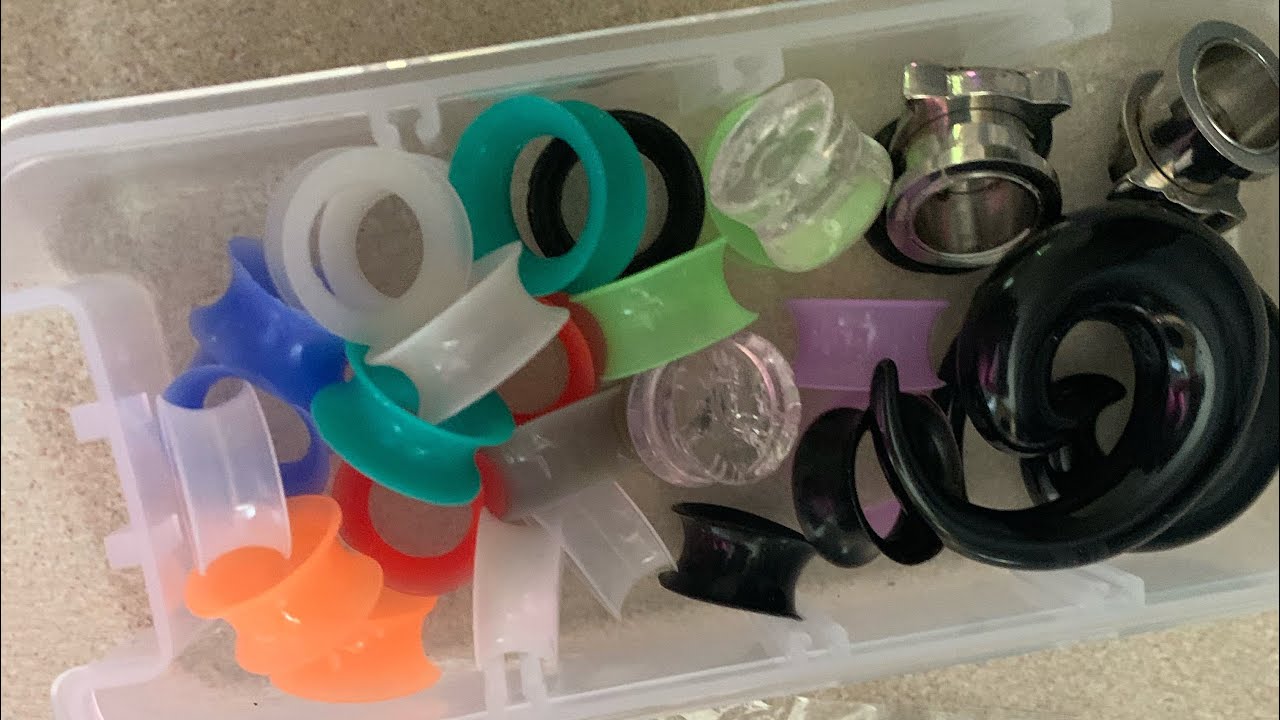 WISH Silicone Ear Tunnels/Gauges - YouTube