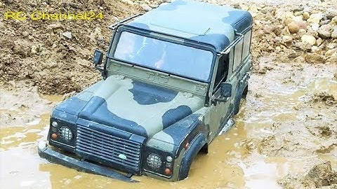 STUNNING RC AXIAL MUD ACTION! DEFENDER! F350! DINGO! V8 SOUND! AXIAL SCX10 FUN!