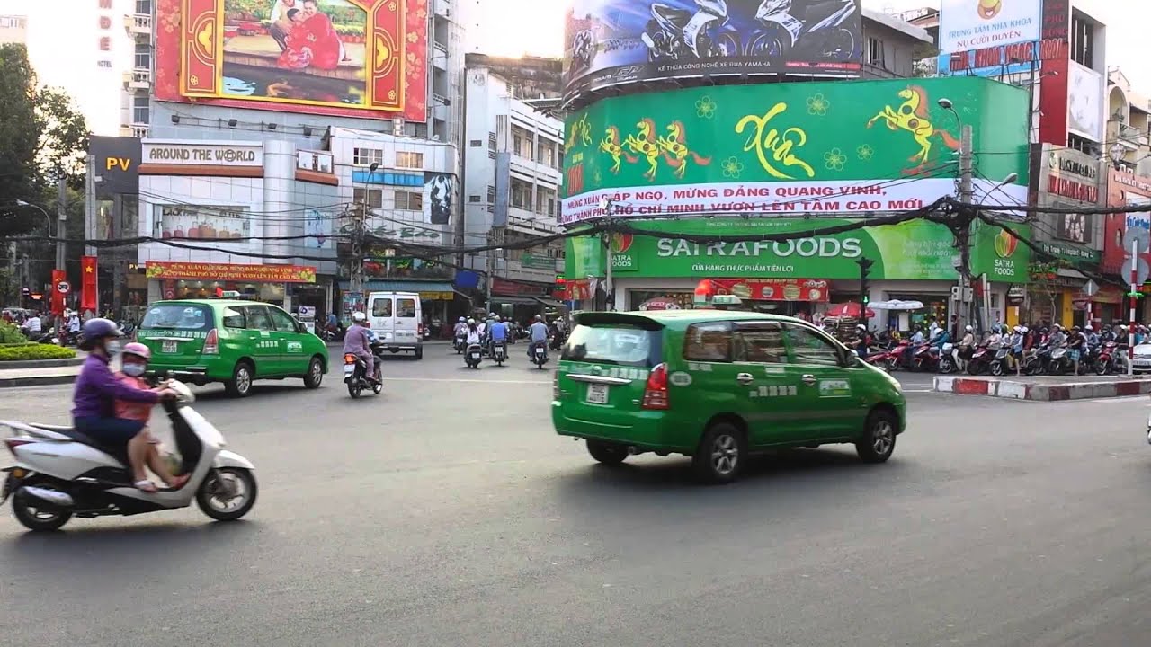 Circulation rond-point du cheval Saigon