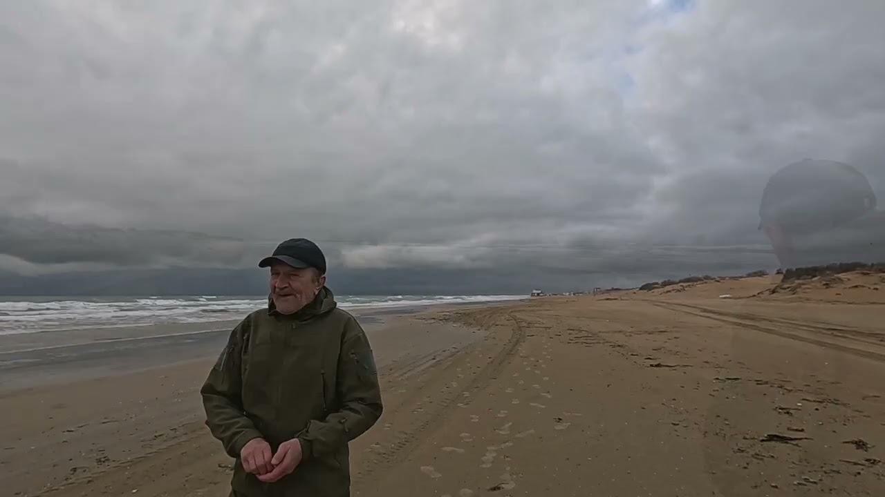 25.02.Завозят песок на пляжи Анапы. 