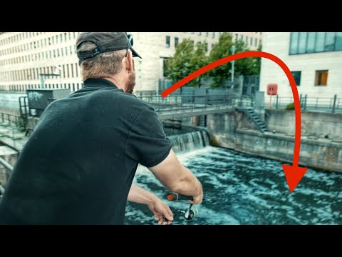 Video: Schlauer Angler - Klettenmotte Als Köder Für Barsch