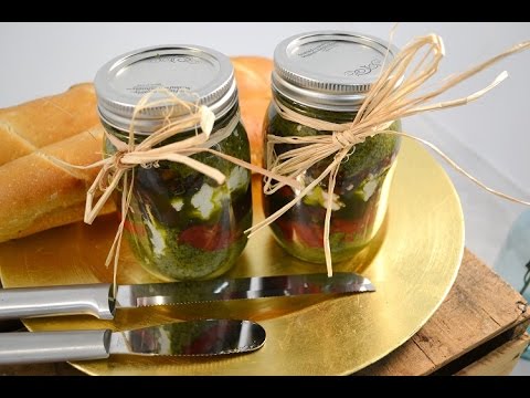 Edible Gifts in a Jar - Pesto and Sundried Tomato Mason Jar Gift Idea | RadaCutlery.com