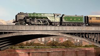 THOROUGHBREDS OR UGLY DUCKLINGS? Hornby Thompson Twins in Action With Archive Sound.