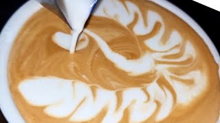 Flying Swan Latte Art geflügelter Schwan