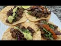 Unos Tacos Jugosos De Lengua con Salsa verde y Roja que quedan muy riquisimos 😋