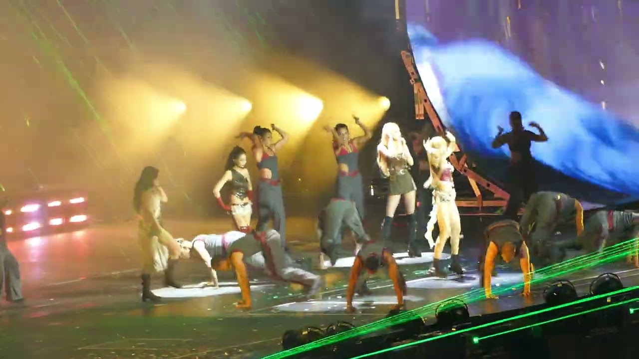 BLACKPINK Deadline Tour – JUMP - BOOMBAYAH [FanCam 4K60] Paris - 02/08/2025