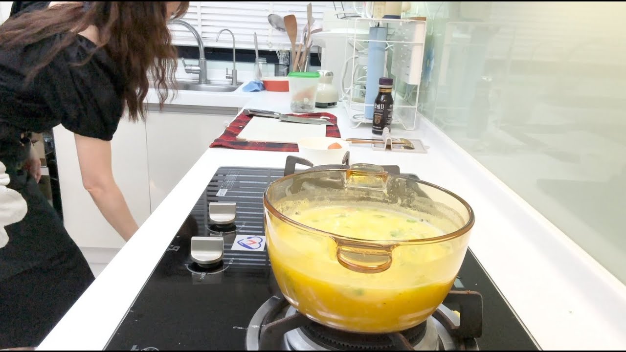 【主婦日常】周末買了16樣實用小物_MUJI_IKEA_Uniqlo_宜得利_momo / 應該要早點買的_三道簡易清冰箱料理 / MOMA雕花皮革托特包 / What's in my bag