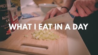 life in med school: WHAT I EAT IN A DAY | vlogmas