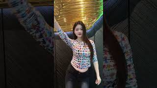 Just shake your head and let those worries go.#everydayhasmomentsworthreco... #whenhappygive