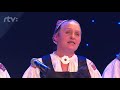 Folklórna skupina Podžiaran - Zem spieva